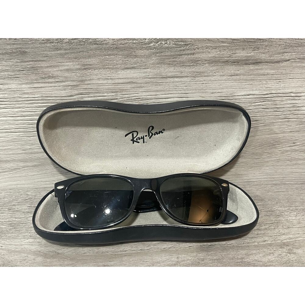 Ray-Ban RB2132 New Wayfarer 901 52-18 Black G15 Sunglasses Italy w/ Case - Picture 2 of 10